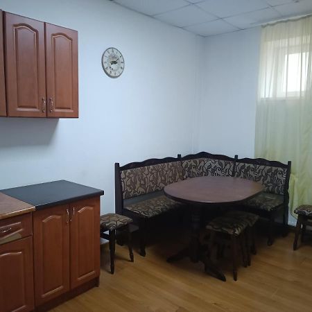 Apartments Domovik On Valenberga 3 Mukaczewo Zewnętrze zdjęcie